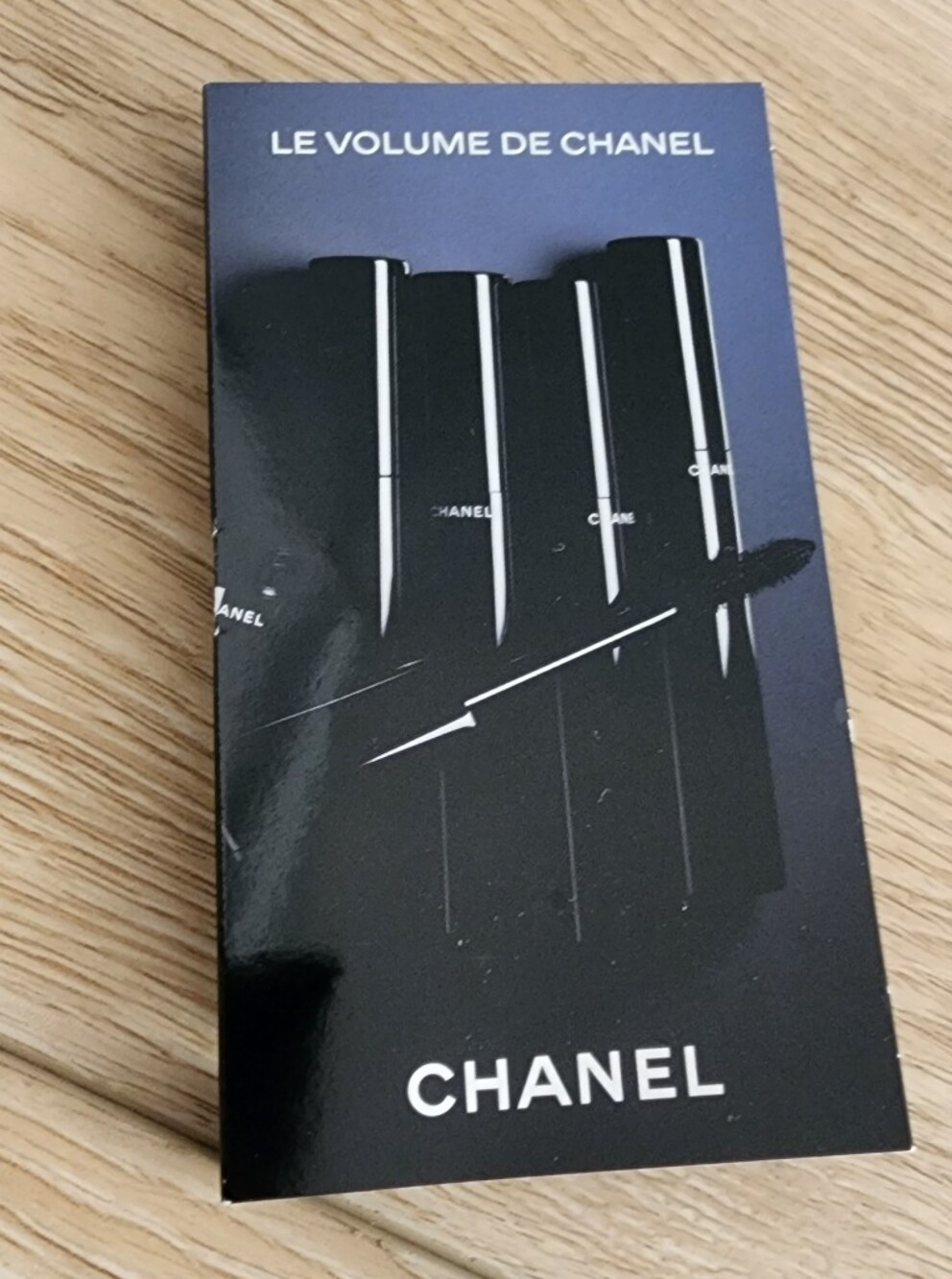 New Le Volume De Chanel Mascara #10 NOIR Black .03 oz Sample